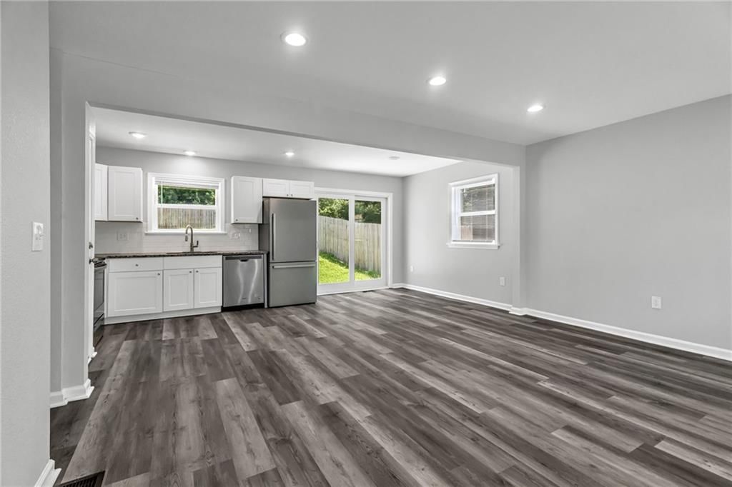 4807 N Wallace Avenue — photo 3