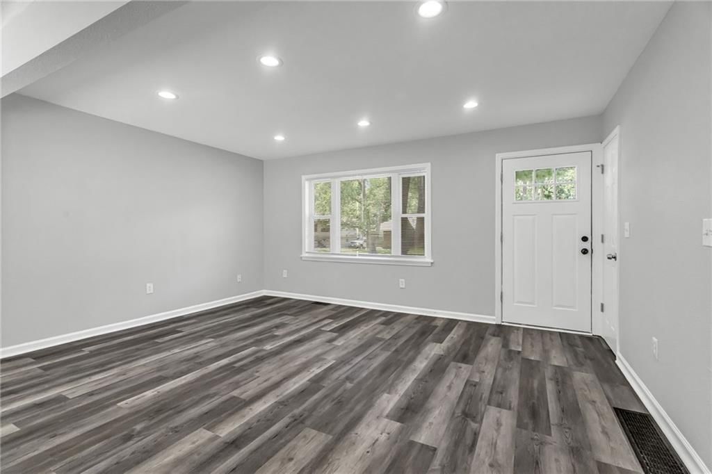 4807 N Wallace Avenue — photo 9