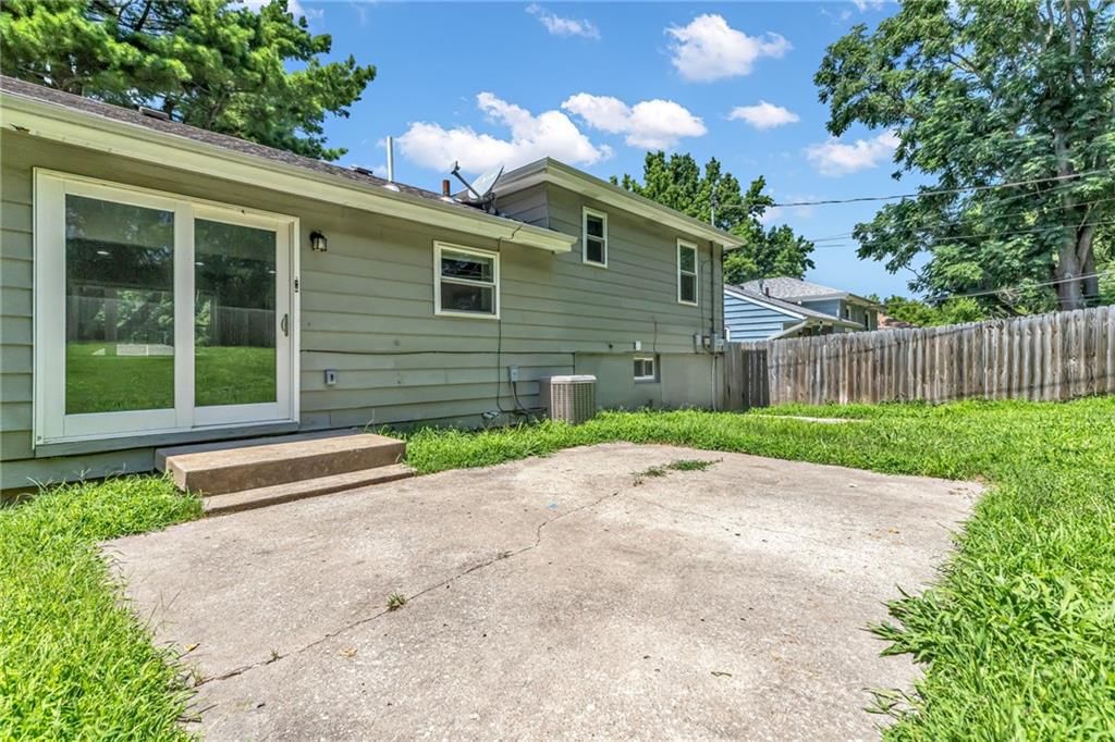 4807 N Wallace Avenue — photo 24