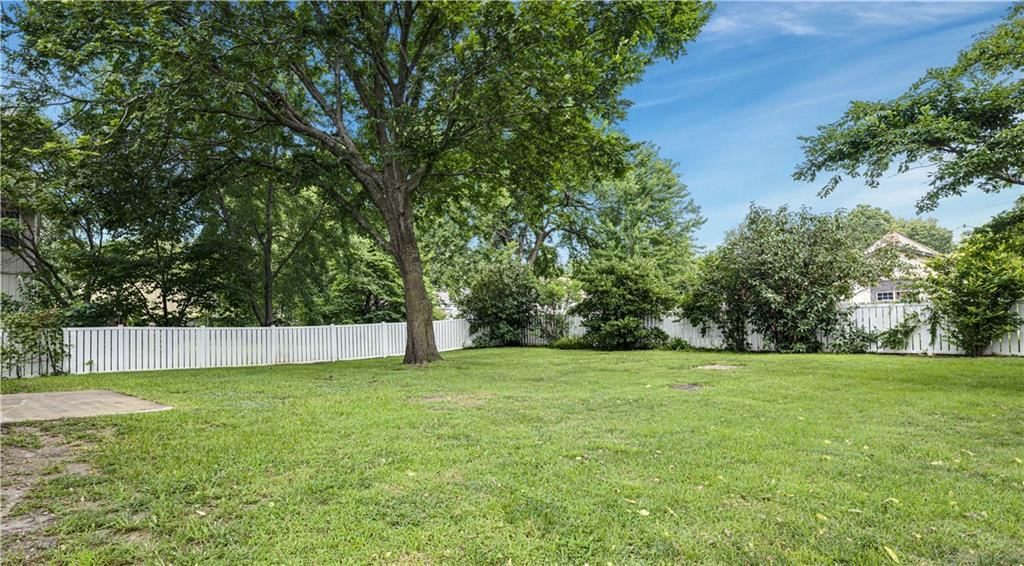 312 Walnut Street — photo 3