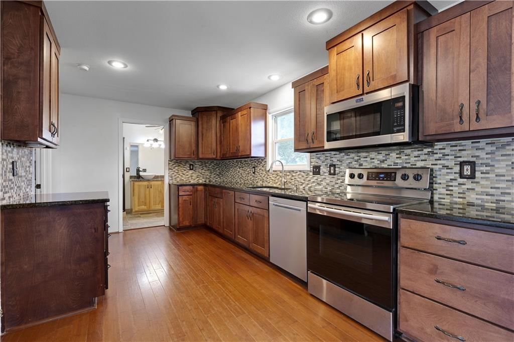 312 Walnut Street — photo 15