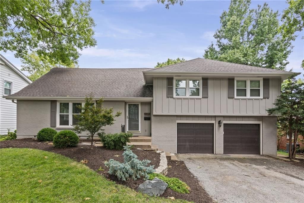 9439 Connell Drive — photo 1