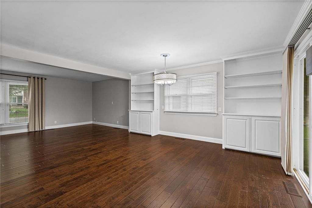 9439 Connell Drive — photo 8