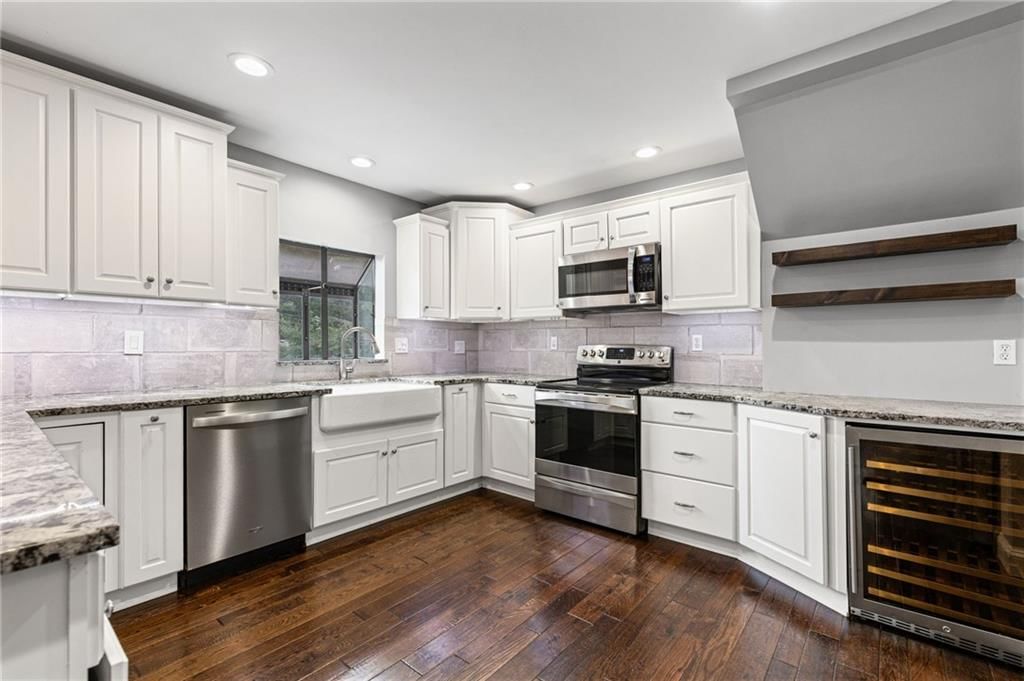 9439 Connell Drive — photo 10