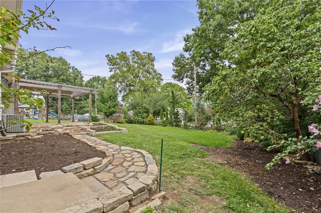 9439 Connell Drive — photo 34