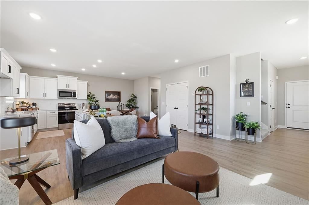 4715 Brentwood Avenue — photo 8