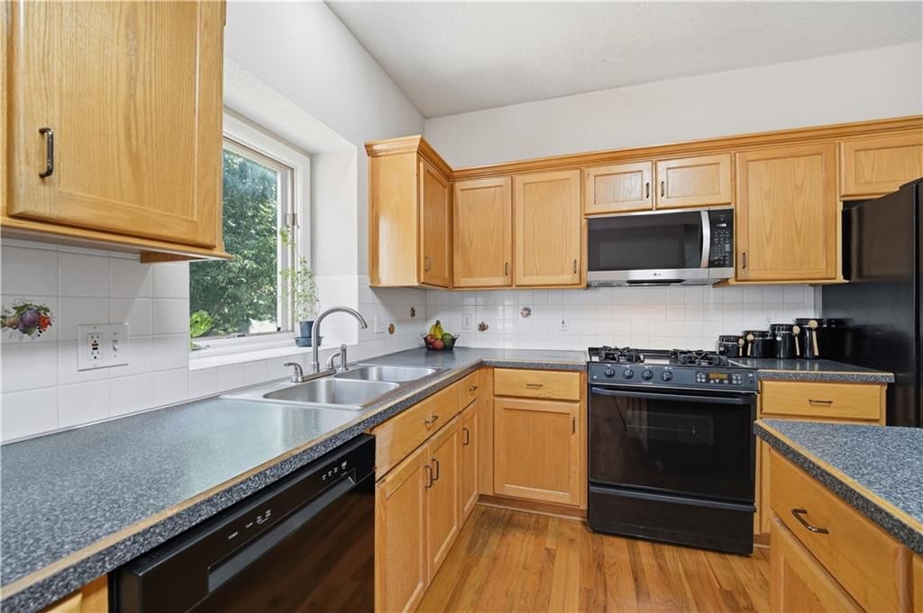 8006 W 122nd Terrace — photo 19