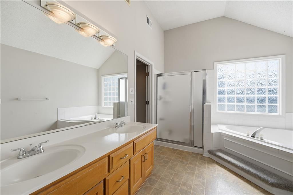 8006 W 122nd Terrace — photo 32