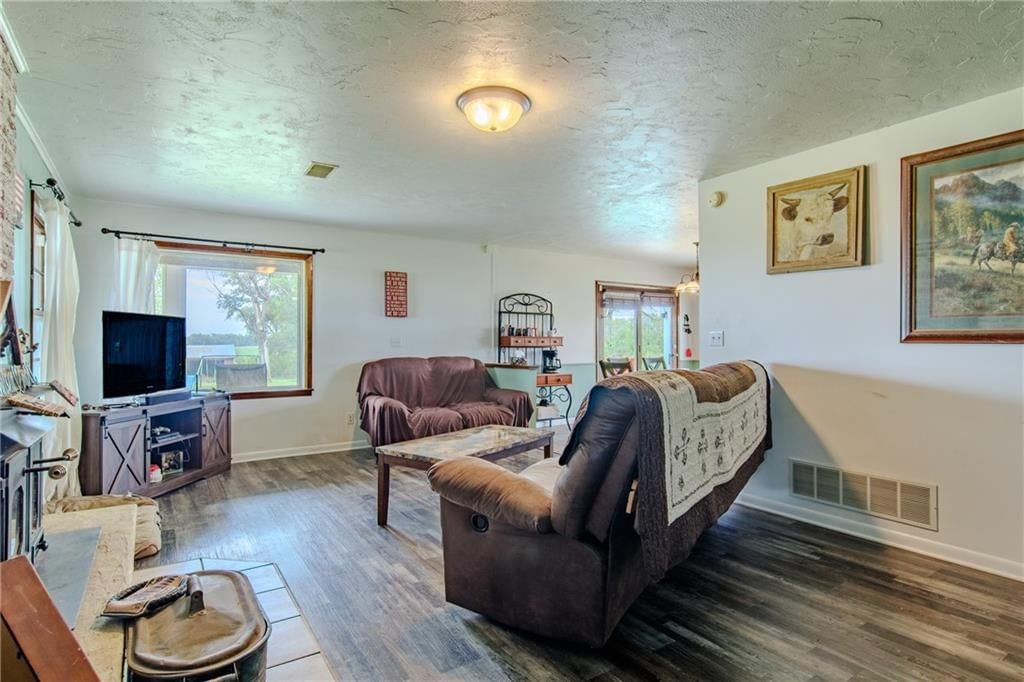 8132 N Highway 13 Highway — photo 12
