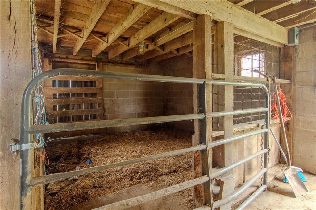 8132 N Highway 13 Highway — photo 31