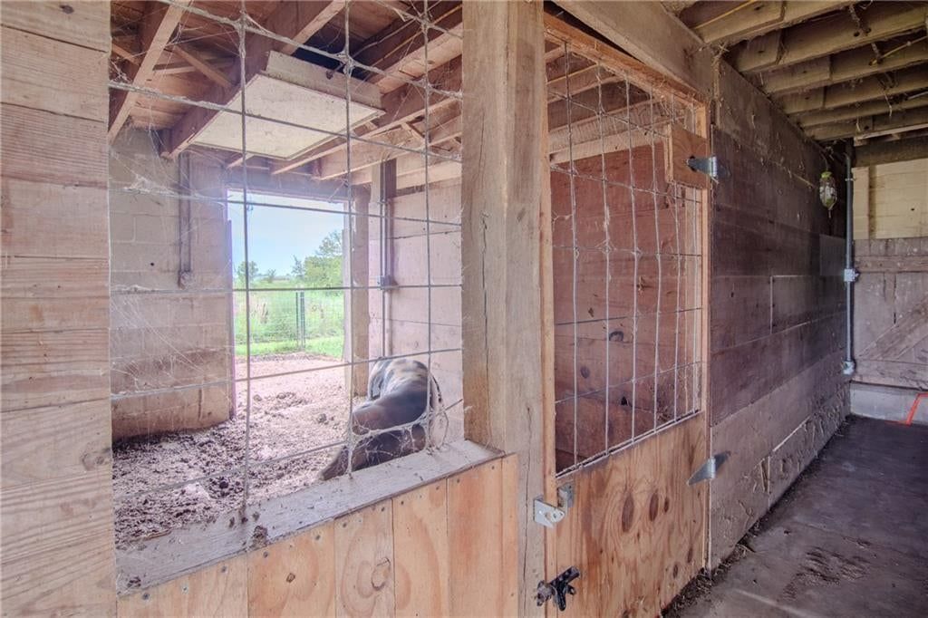 8132 N Highway 13 Highway — photo 32