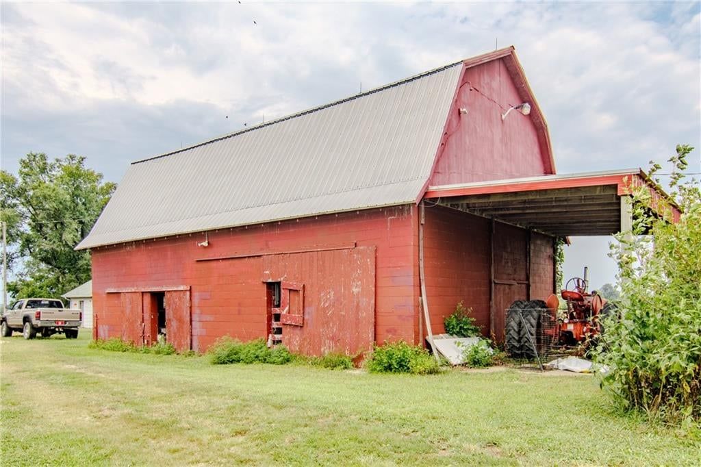 8132 N Highway 13 Highway — photo 36