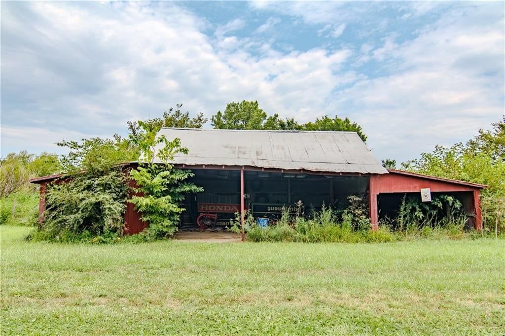 8132 N Highway 13 Highway — photo 38