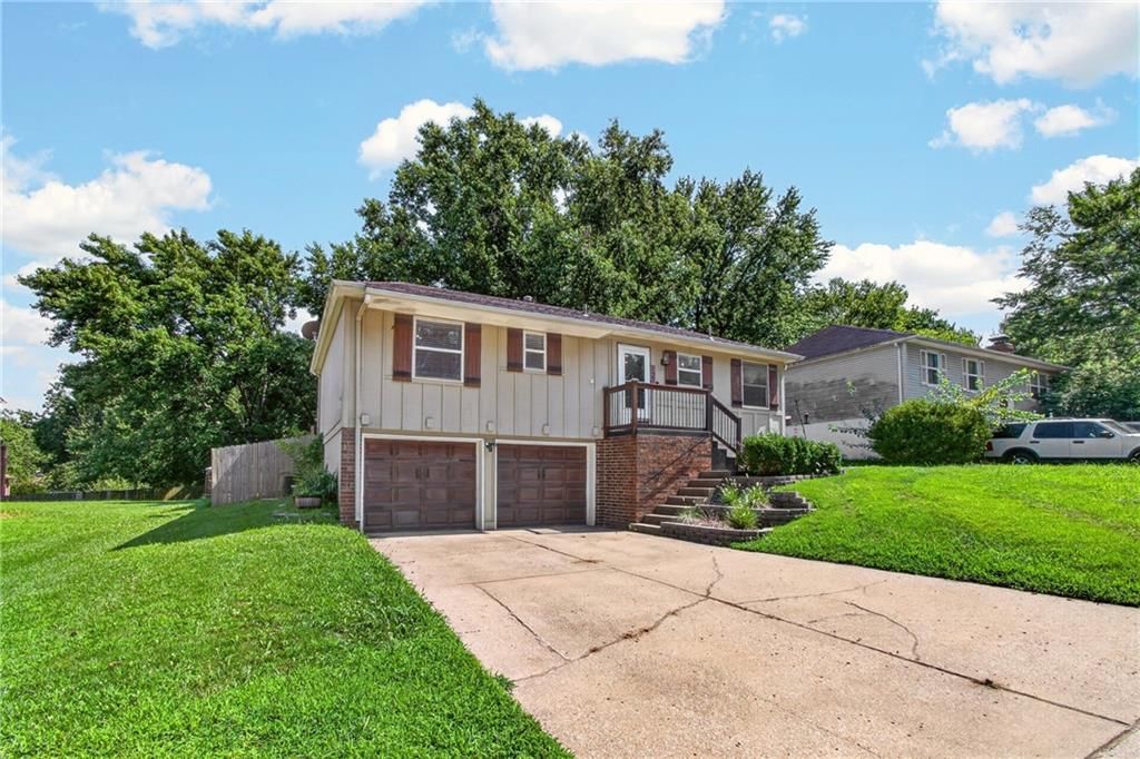 1216 NW Somerset Court — photo 3