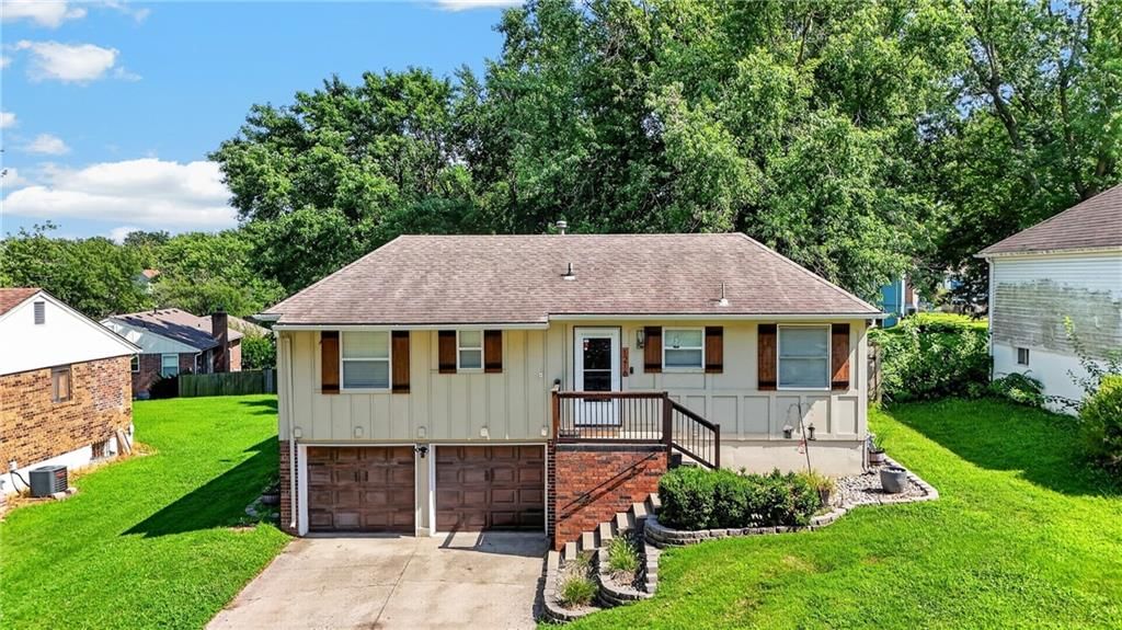 1216 NW Somerset Court — photo 4