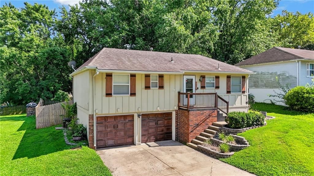 1216 NW Somerset Court — photo 5