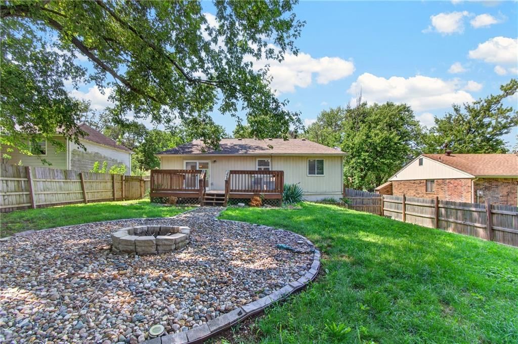 1216 NW Somerset Court — photo 6