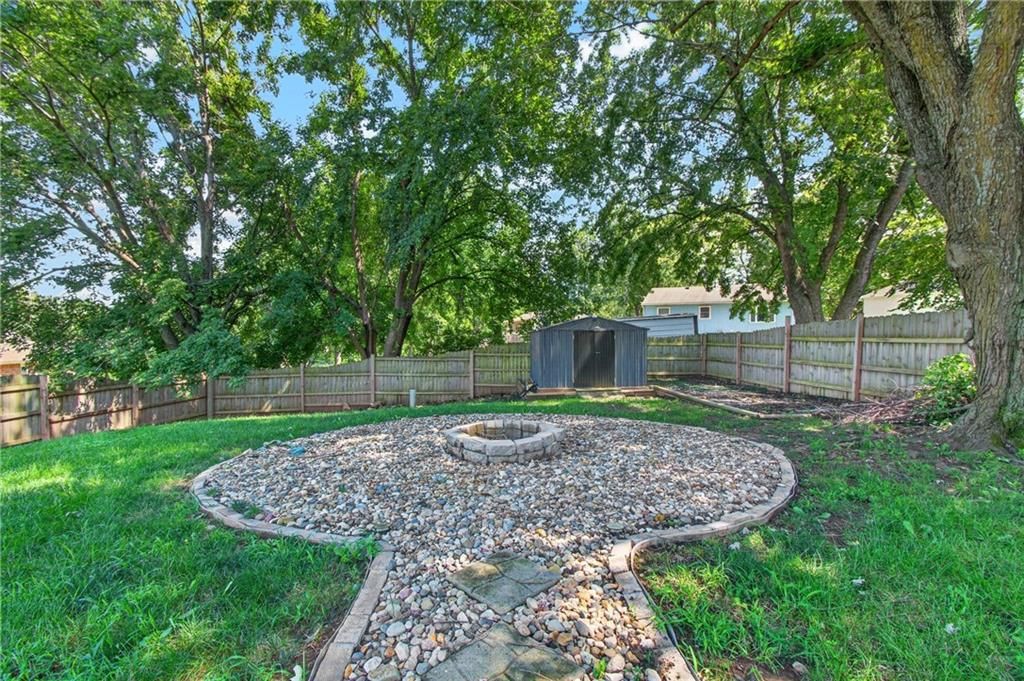 1216 NW Somerset Court — photo 7