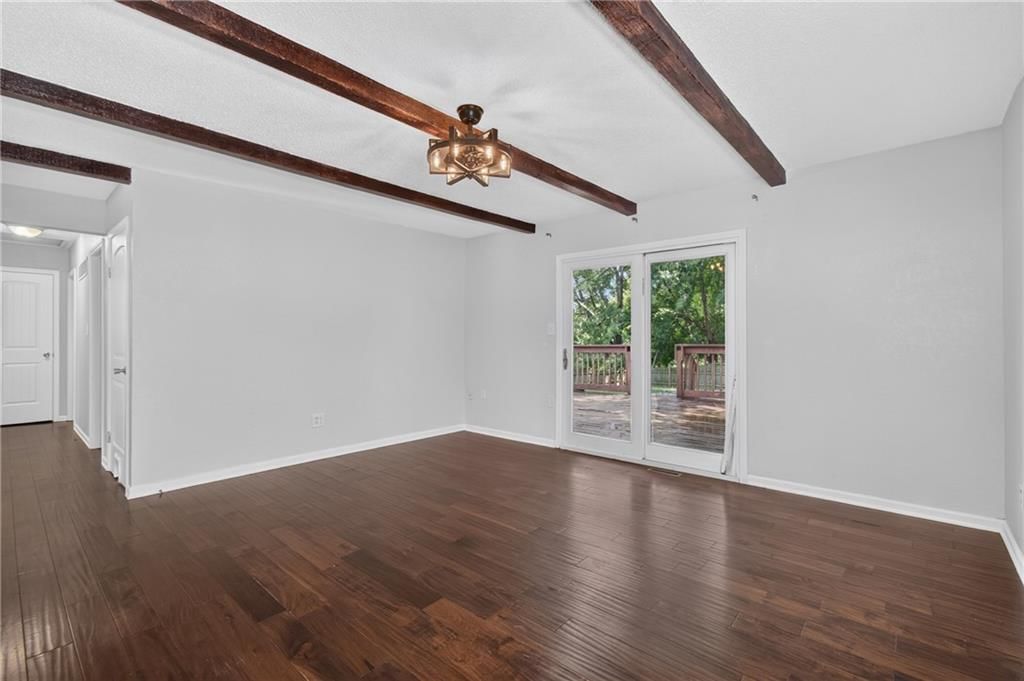 1216 NW Somerset Court — photo 9