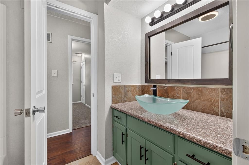 1216 NW Somerset Court — photo 27