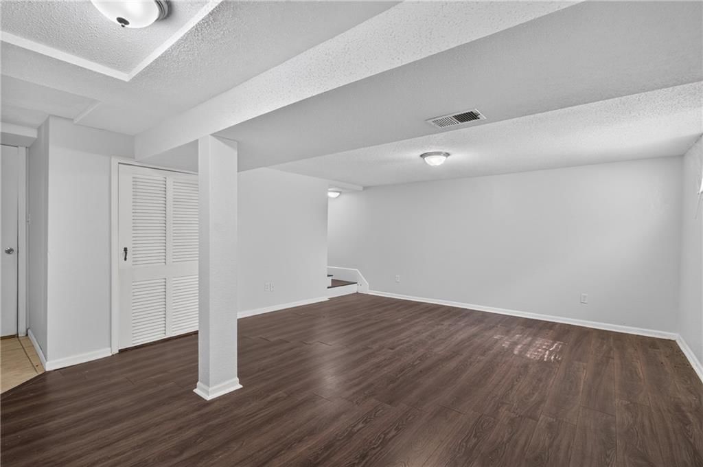 1216 NW Somerset Court — photo 31