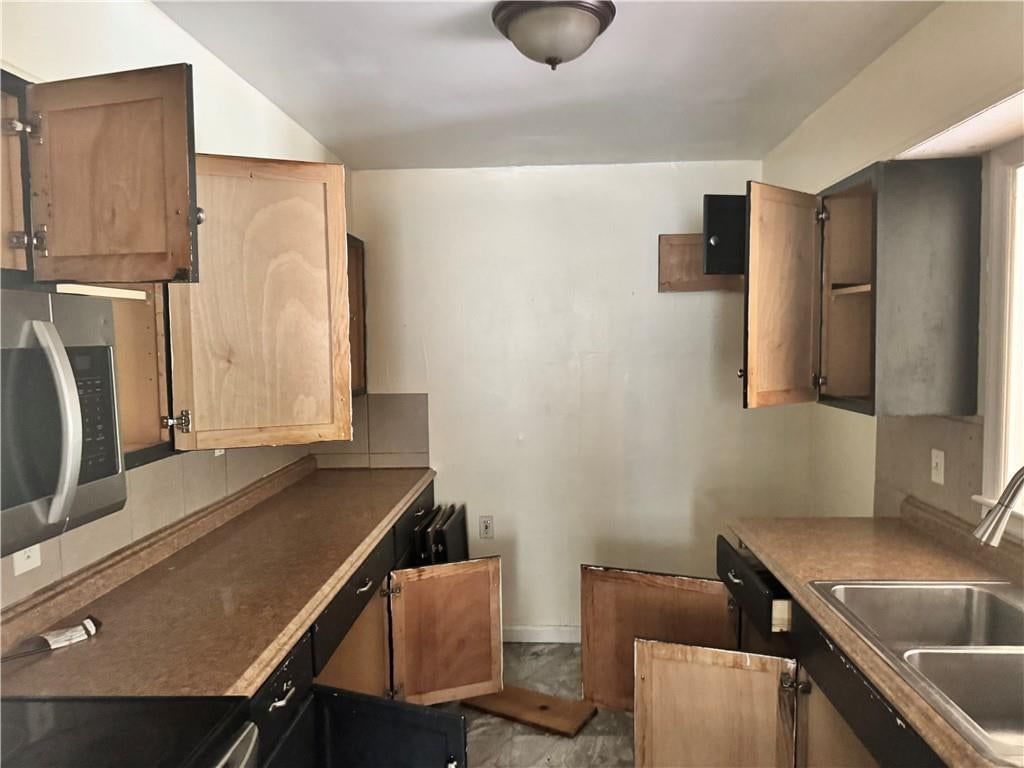9810 Bennington Avenue — photo 5