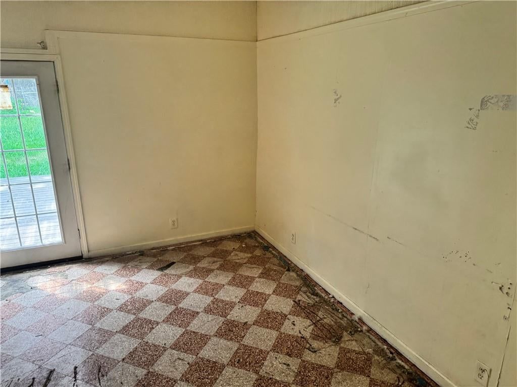9810 Bennington Avenue — photo 8