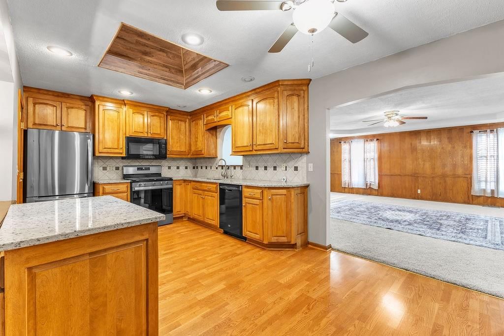 7001 N Highland Avenue — photo 10