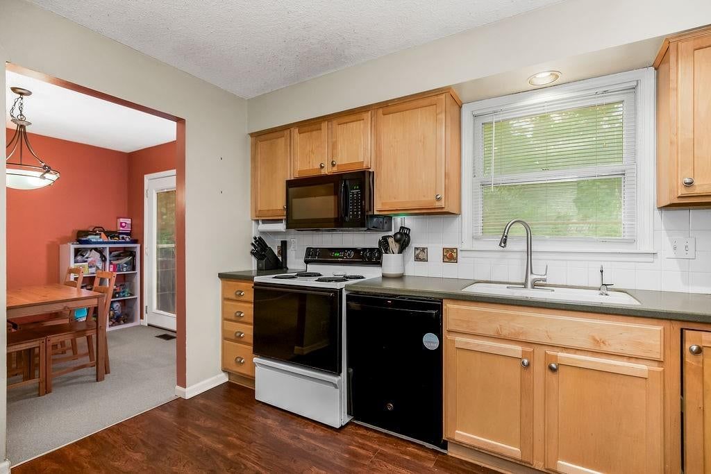 1902 Melholland Road — photo 11