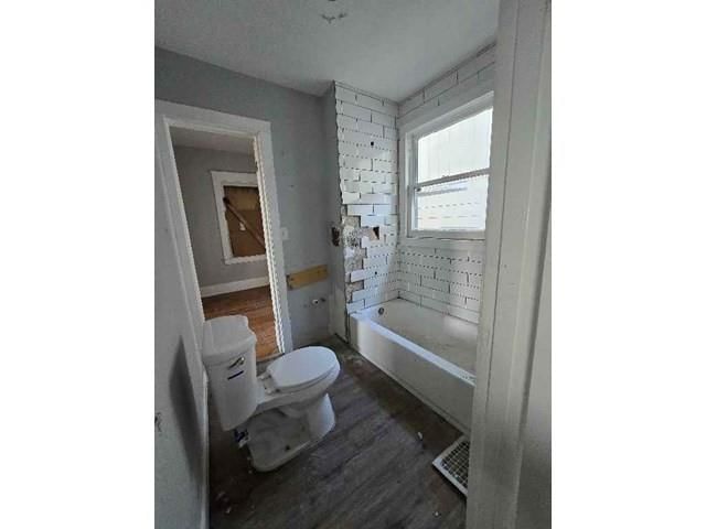 5802 Thompson Avenue — photo 2