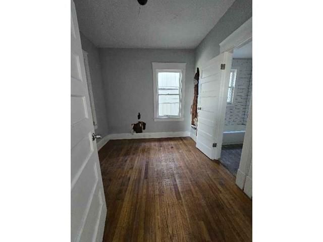 5802 Thompson Avenue — photo 6