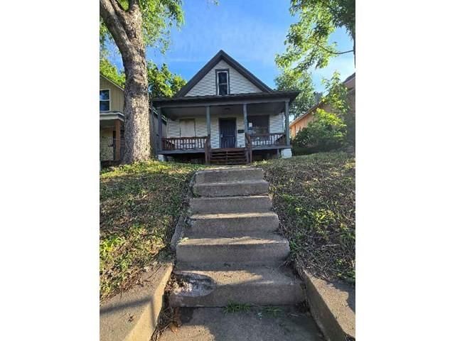 5802 Thompson Avenue — photo 8
