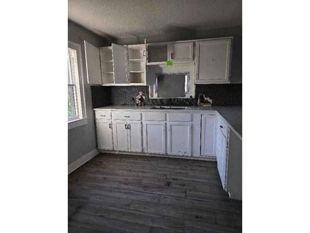5802 Thompson Avenue — photo 10