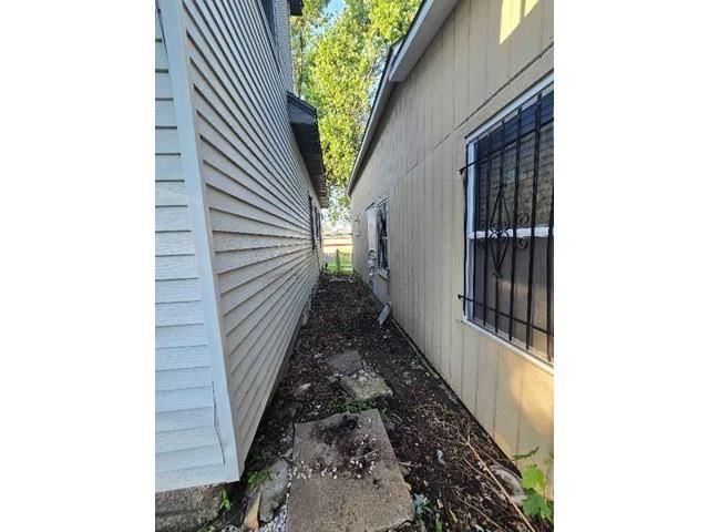 5802 Thompson Avenue — photo 16