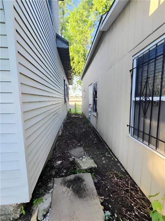5802 Thompson Avenue — photo 20