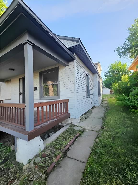 5802 Thompson Avenue — photo 23