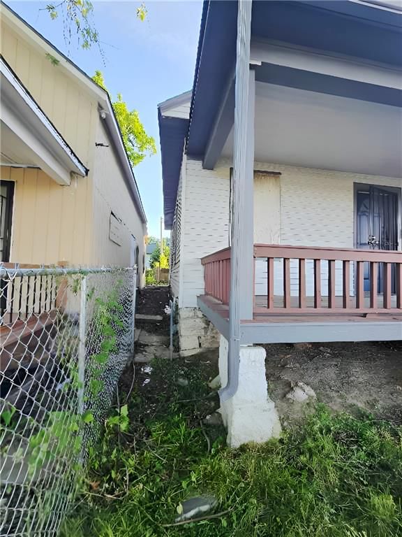 5802 Thompson Avenue — photo 24