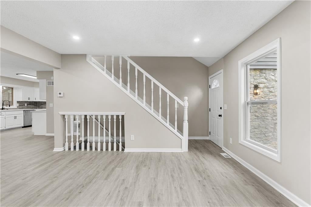 7232 N Monroe Avenue — photo 4