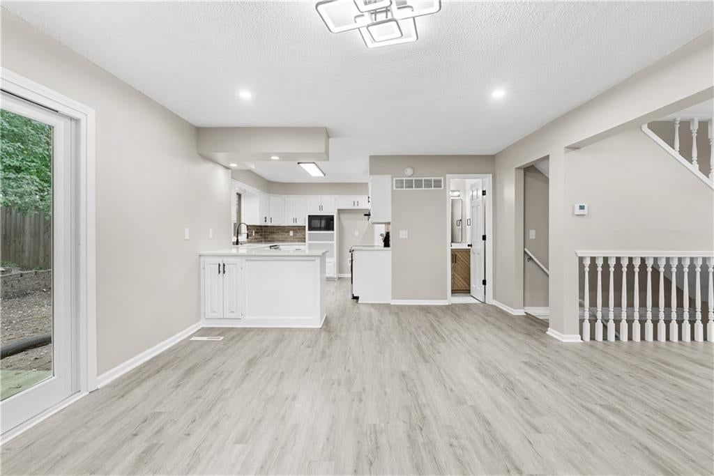 7232 N Monroe Avenue — photo 11