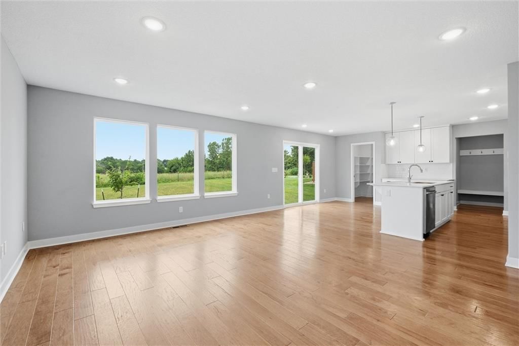 2113 SW Rutherford Drive — photo 8