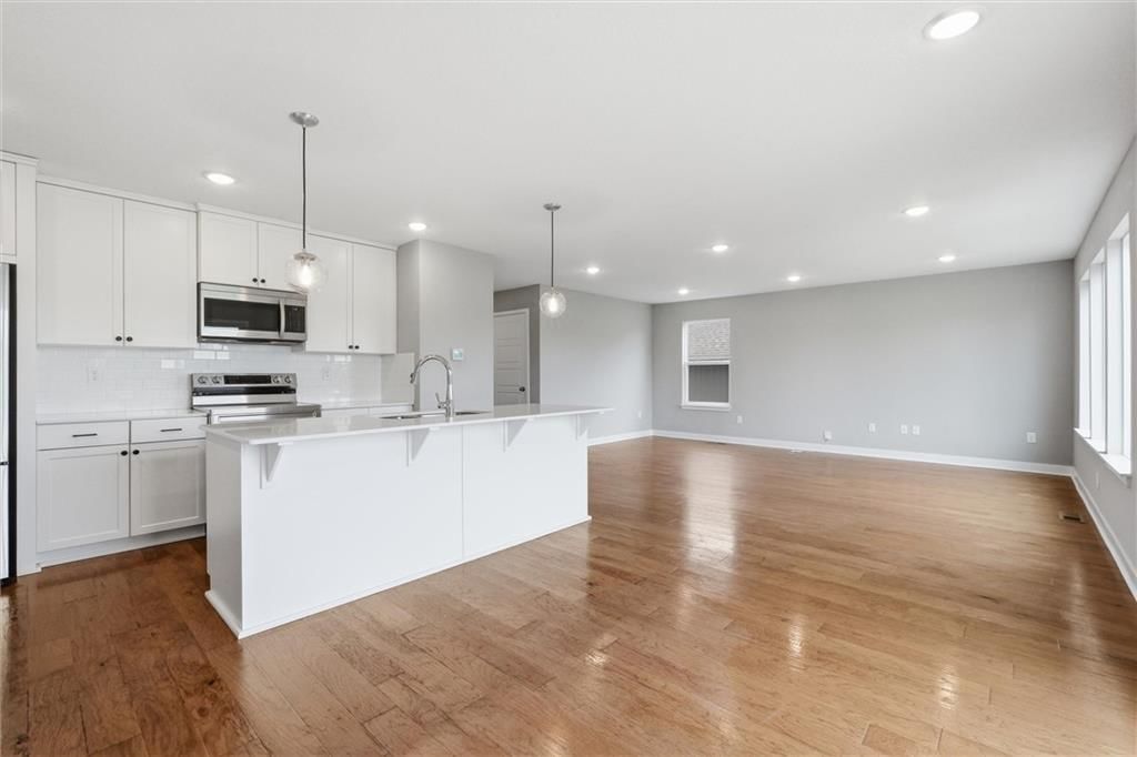 2113 SW Rutherford Drive — photo 10