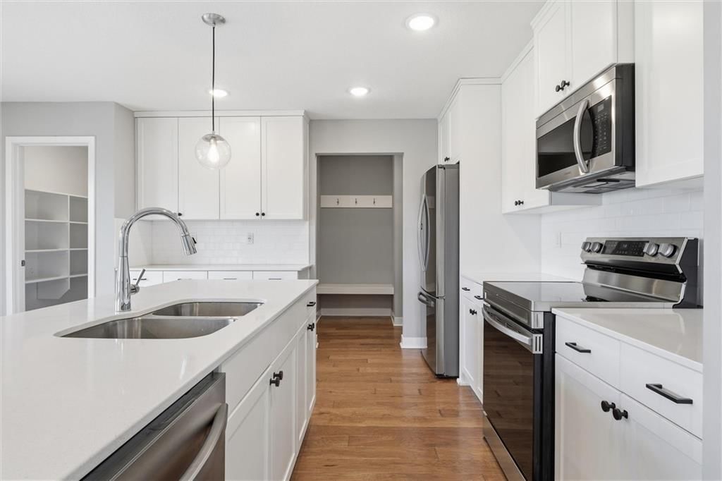 2113 SW Rutherford Drive — photo 13