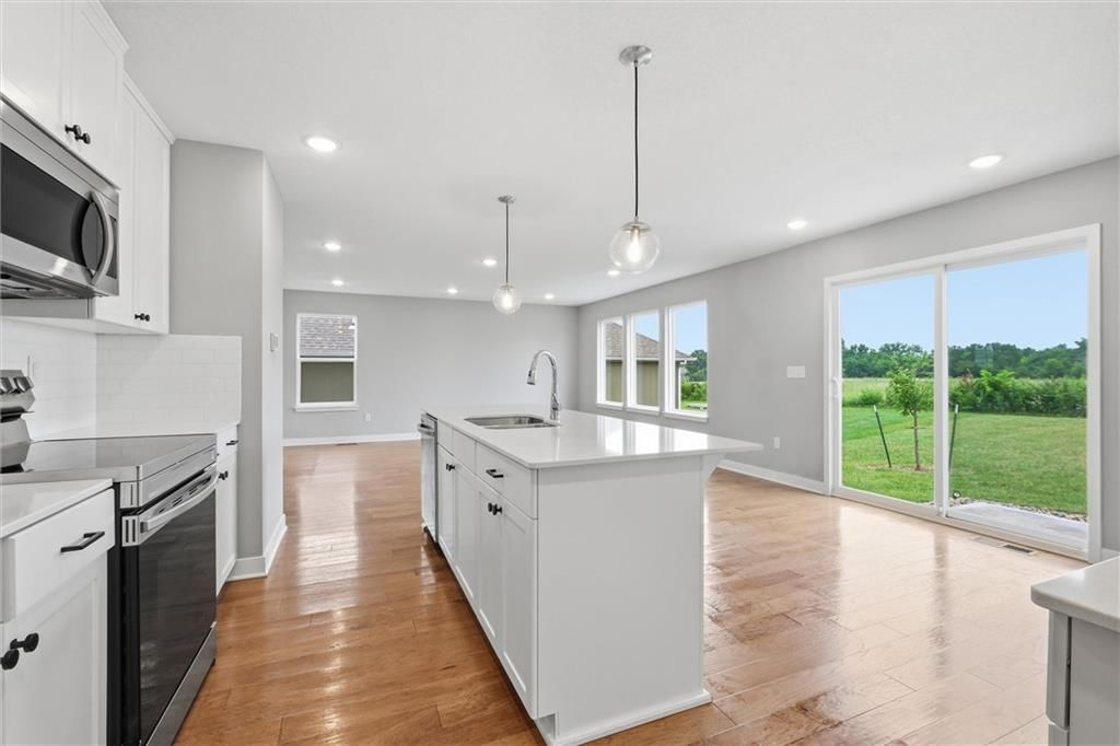 2113 SW Rutherford Drive — photo 14