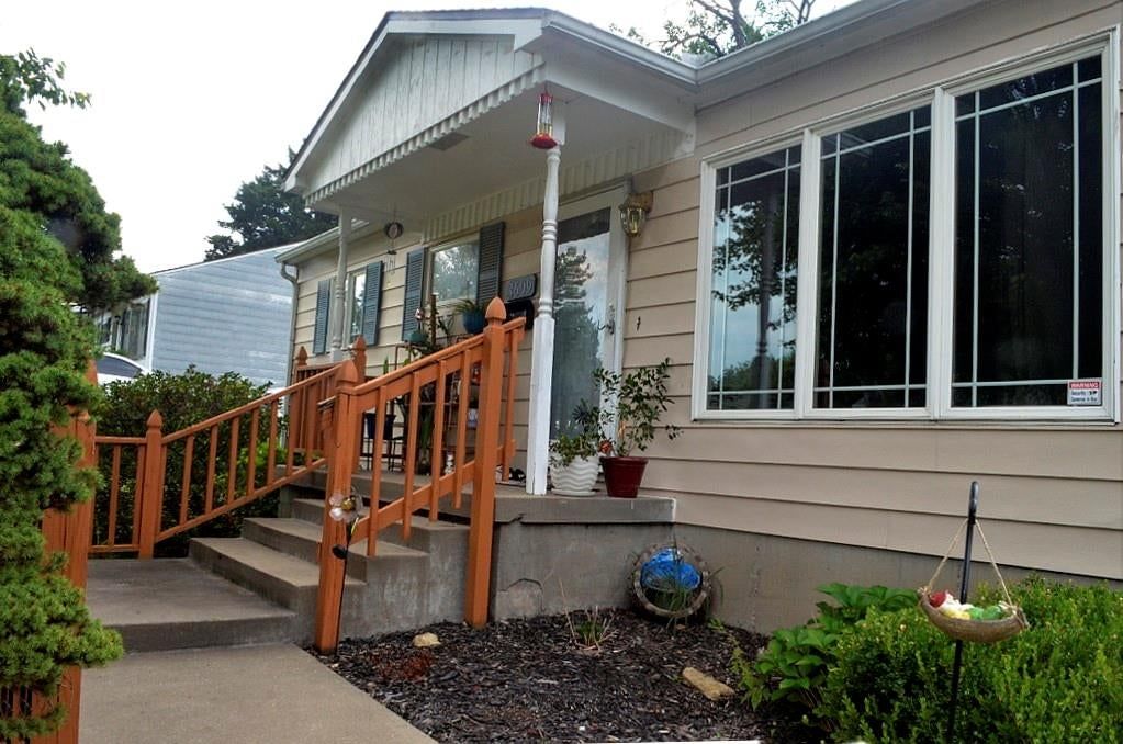 3609 NE 54th Street — photo 2