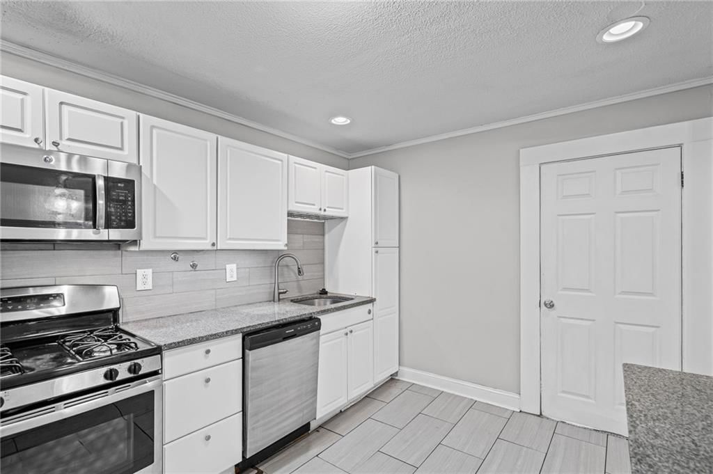 4333 Bell Street — photo 15
