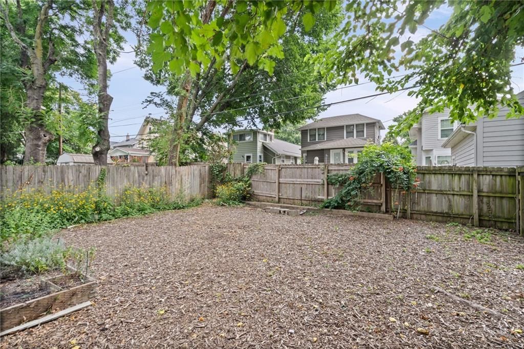 4333 Bell Street — photo 33