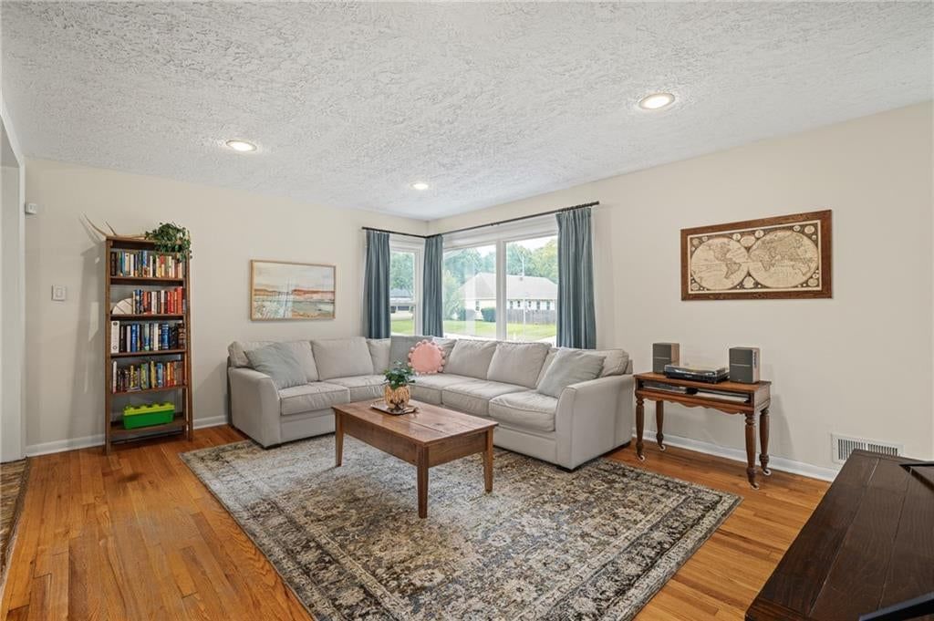 8608 Belleview Avenue — photo 5