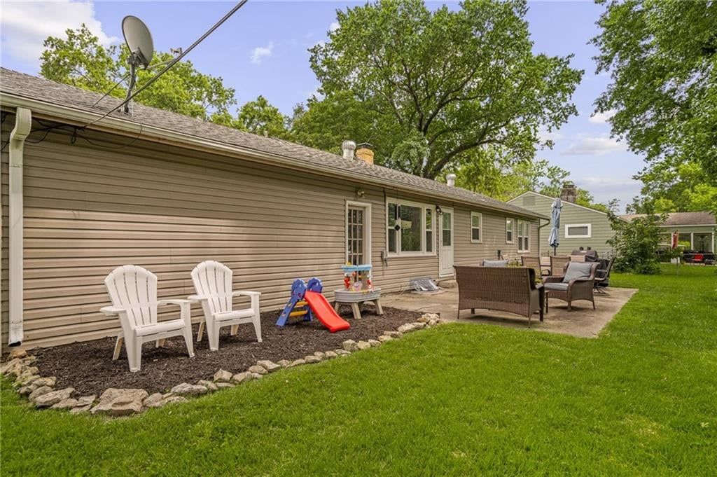 8608 Belleview Avenue — photo 23