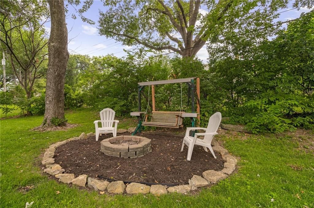 8608 Belleview Avenue — photo 24
