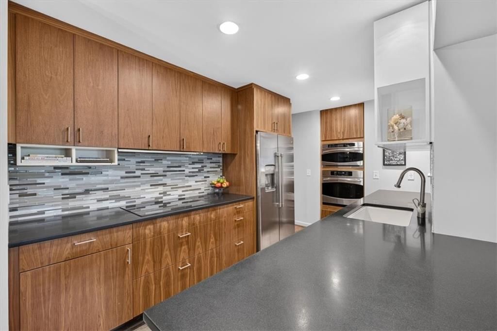 6710 Granada Lane — photo 12